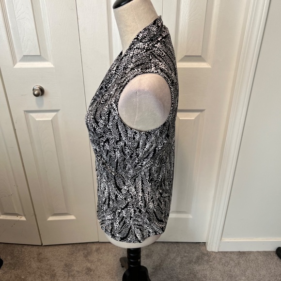 Tahari size M top - Picture 5 of 12